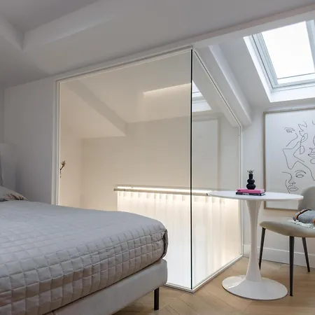 Appartement Design On 2 Levels Via Della Spiga Milan