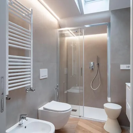 Appartement Design On 2 Levels Via Della Spiga Milan
