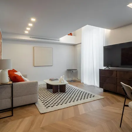 Design On 2 Levels Via Della Spiga Appartement