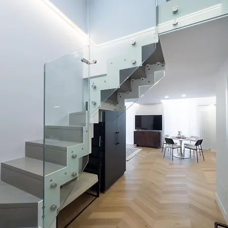Design On 2 Levels Via Della Spiga *