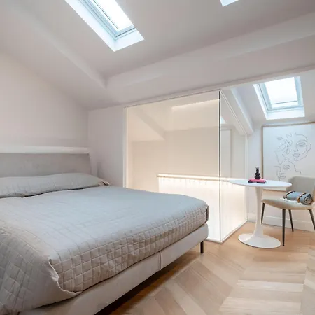 Appartement Design On 2 Levels Via Della Spiga