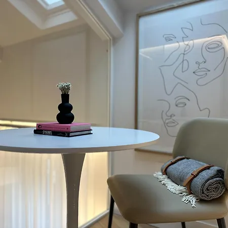 Appartement Design On 2 Levels Via Della Spiga Milan